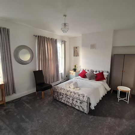 Villa 3-Bed House In London Self-Contained In Ladywell Exterior foto