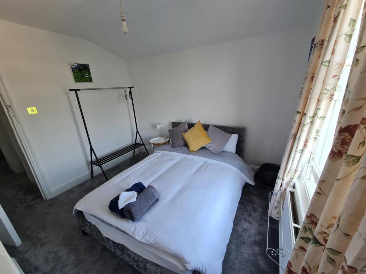 Villa 3-Bed House In London Self-Contained In Ladywell Exterior foto