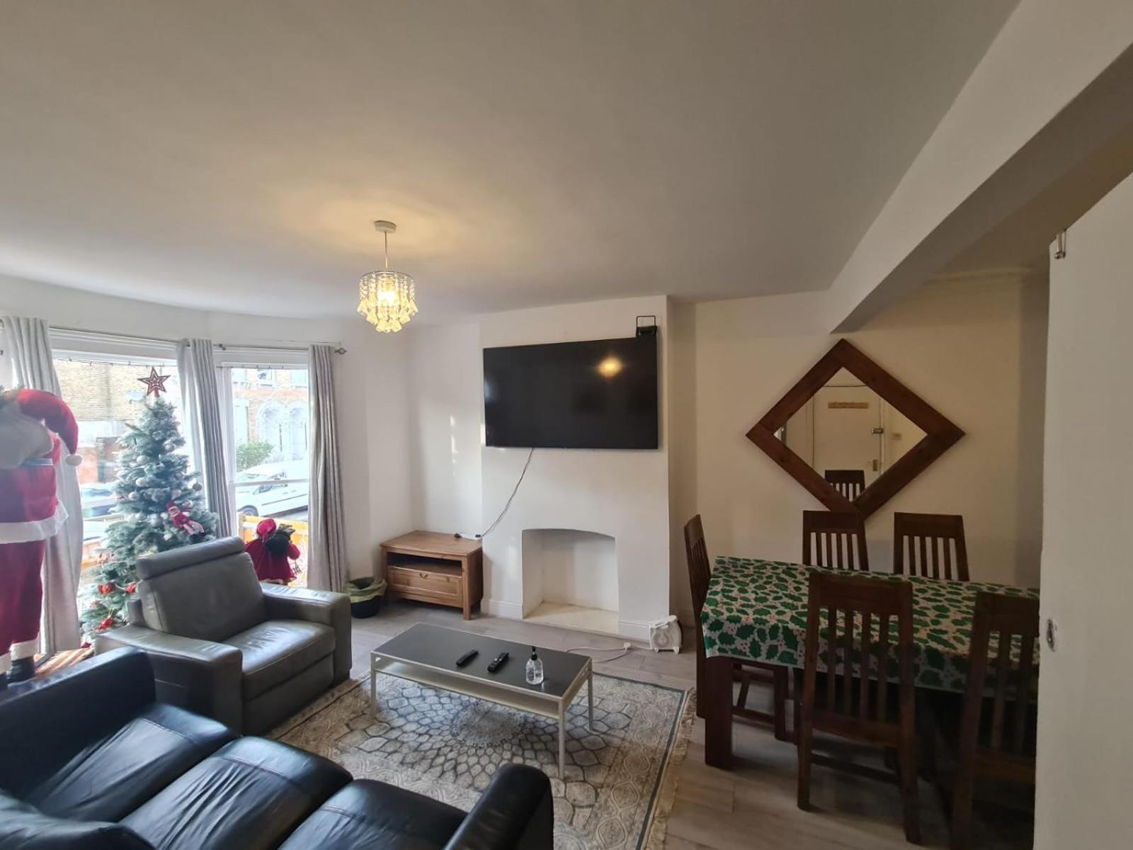 Villa 3-Bed House In London Self-Contained In Ladywell Exterior foto