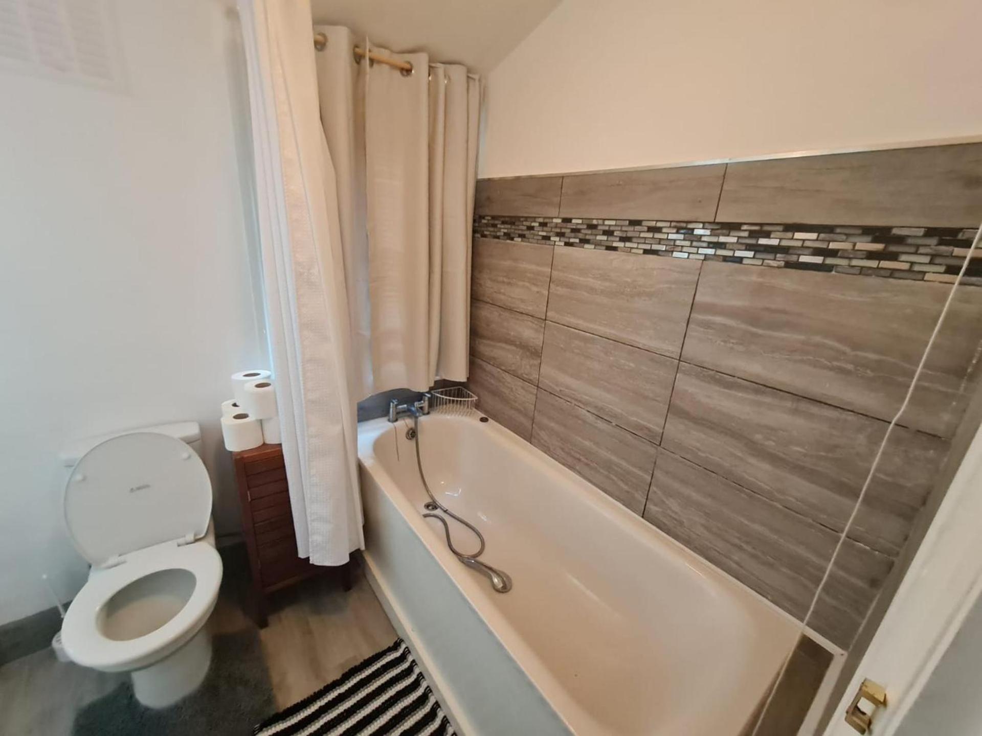 Villa 3-Bed House In London Self-Contained In Ladywell Exterior foto